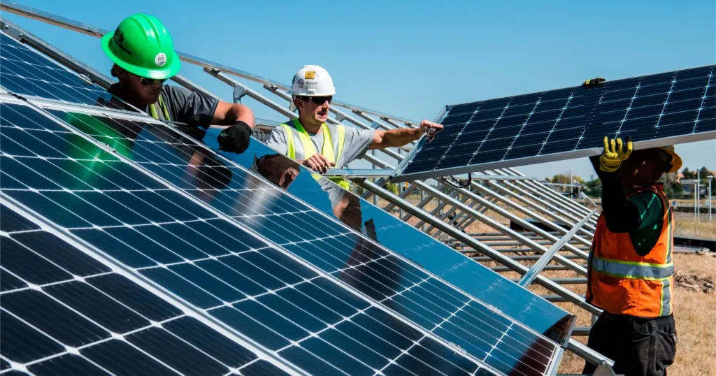 SolarGrid: 12 Vagas de Emprego no Rio, também Híbridas
