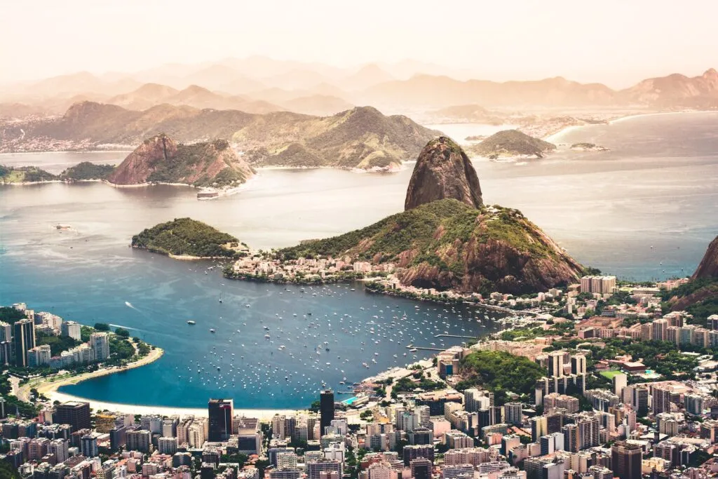 Empresas contratando no Rio de Janeiro. Foto de Agustin Diaz Gargiulo/Unsplash
