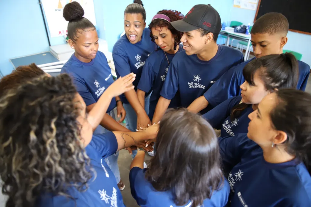 Pacto pela Juventude abre inscrições para 600 vagas com bolsa de R$ 400. Foto: Laryssa Lomenha/JUVRio