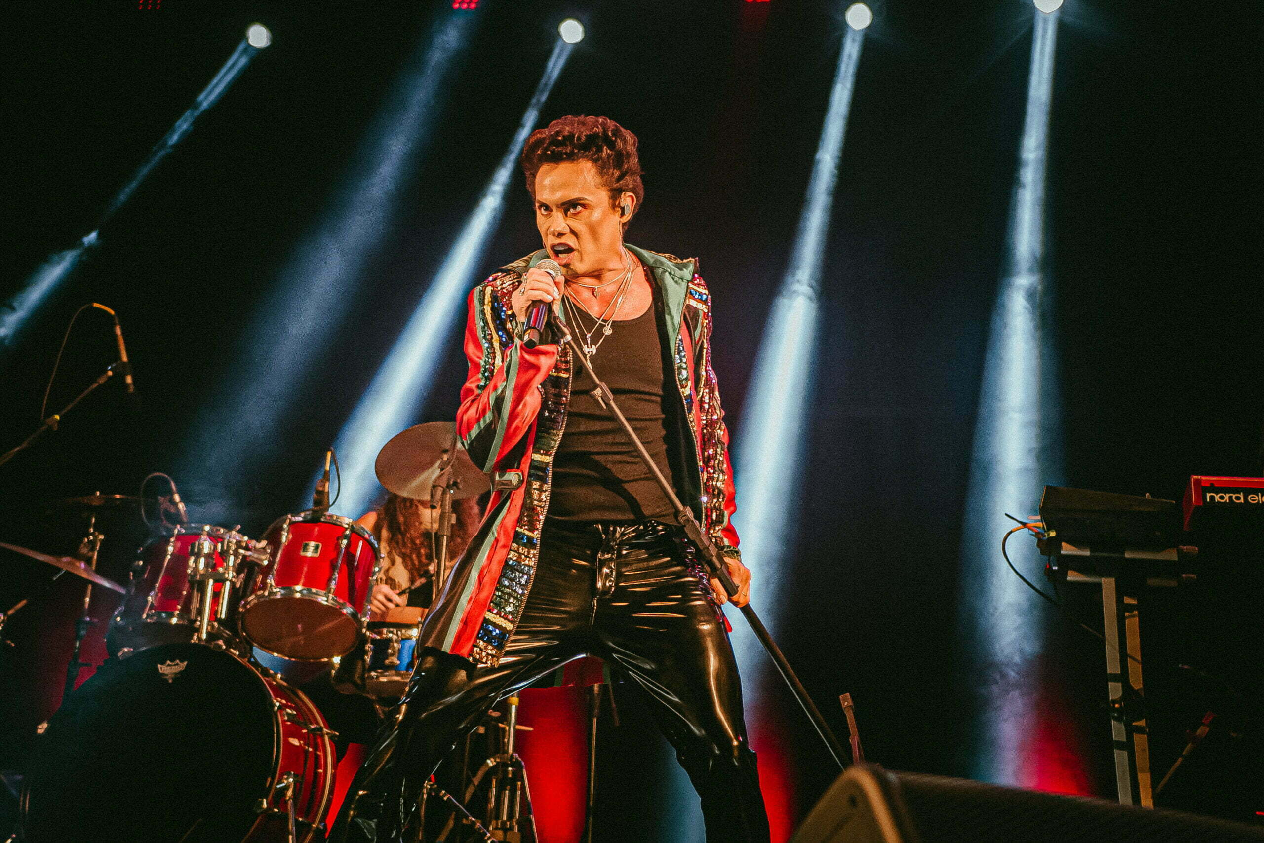 Silvero Interpreta Belchior em Duque de Caxias