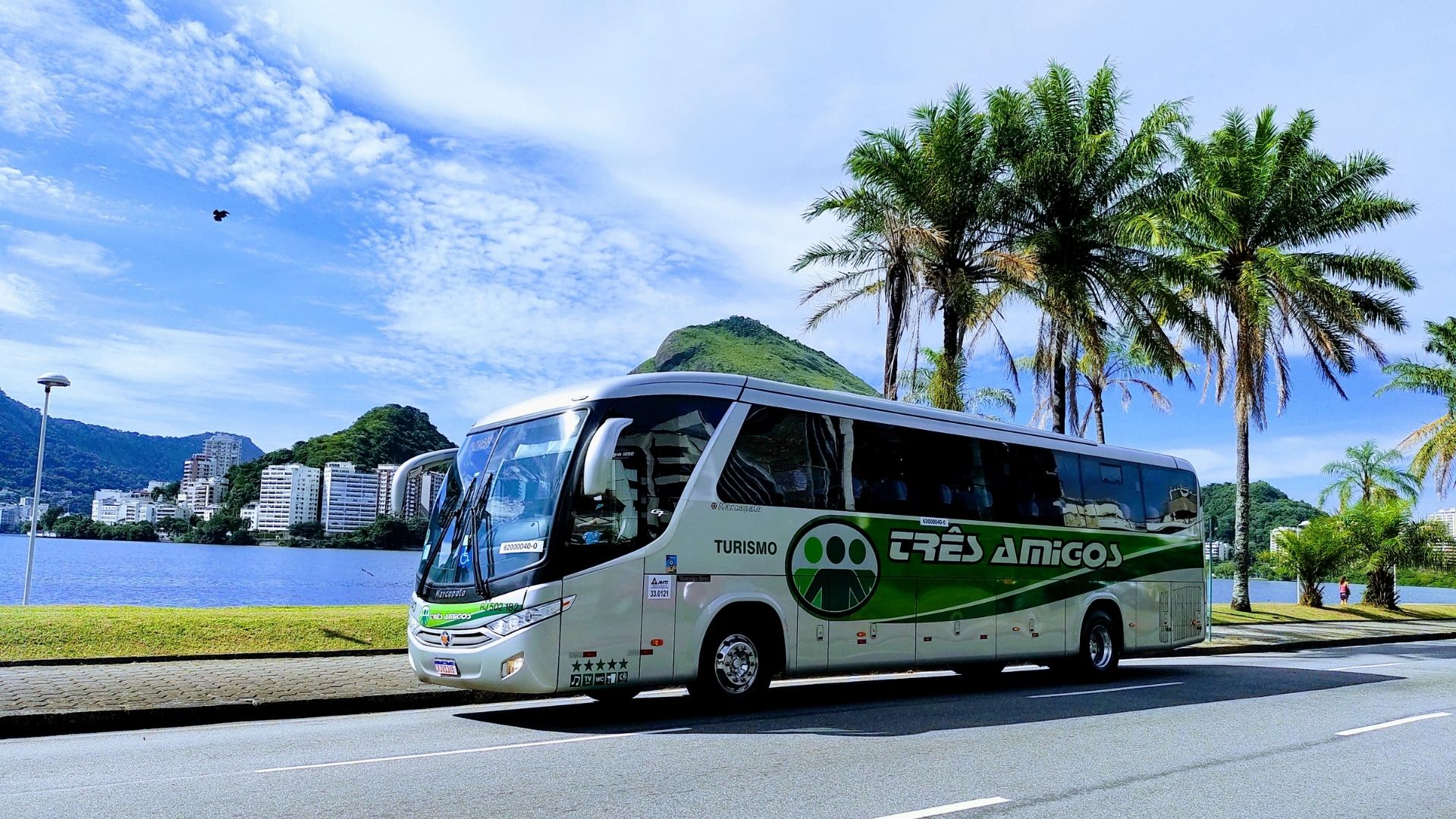 Três Amigos: Vagas para Motorista e Auxiliar Administrativo