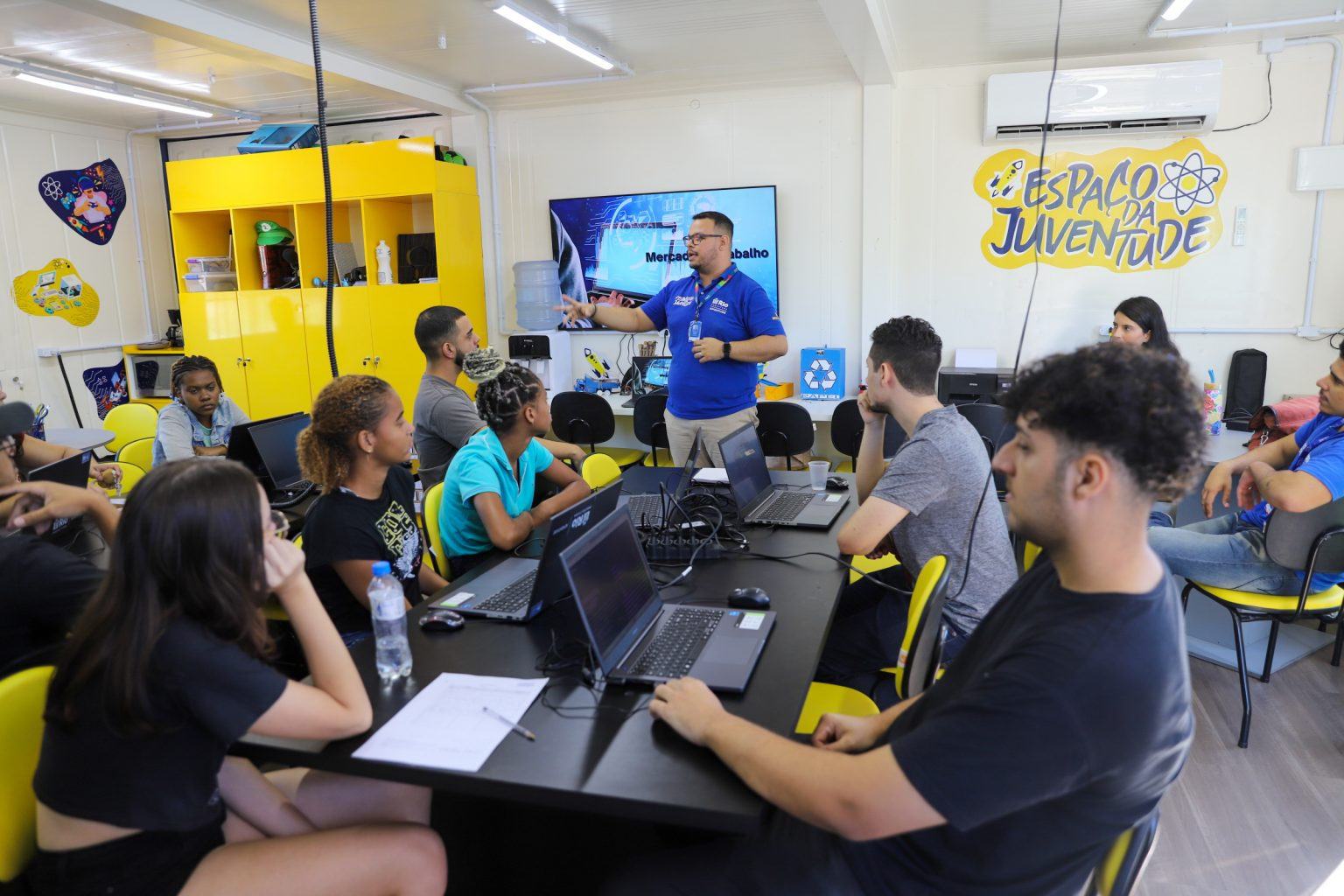 Colônia de Férias Tecnológica nos Espaços da Juventude